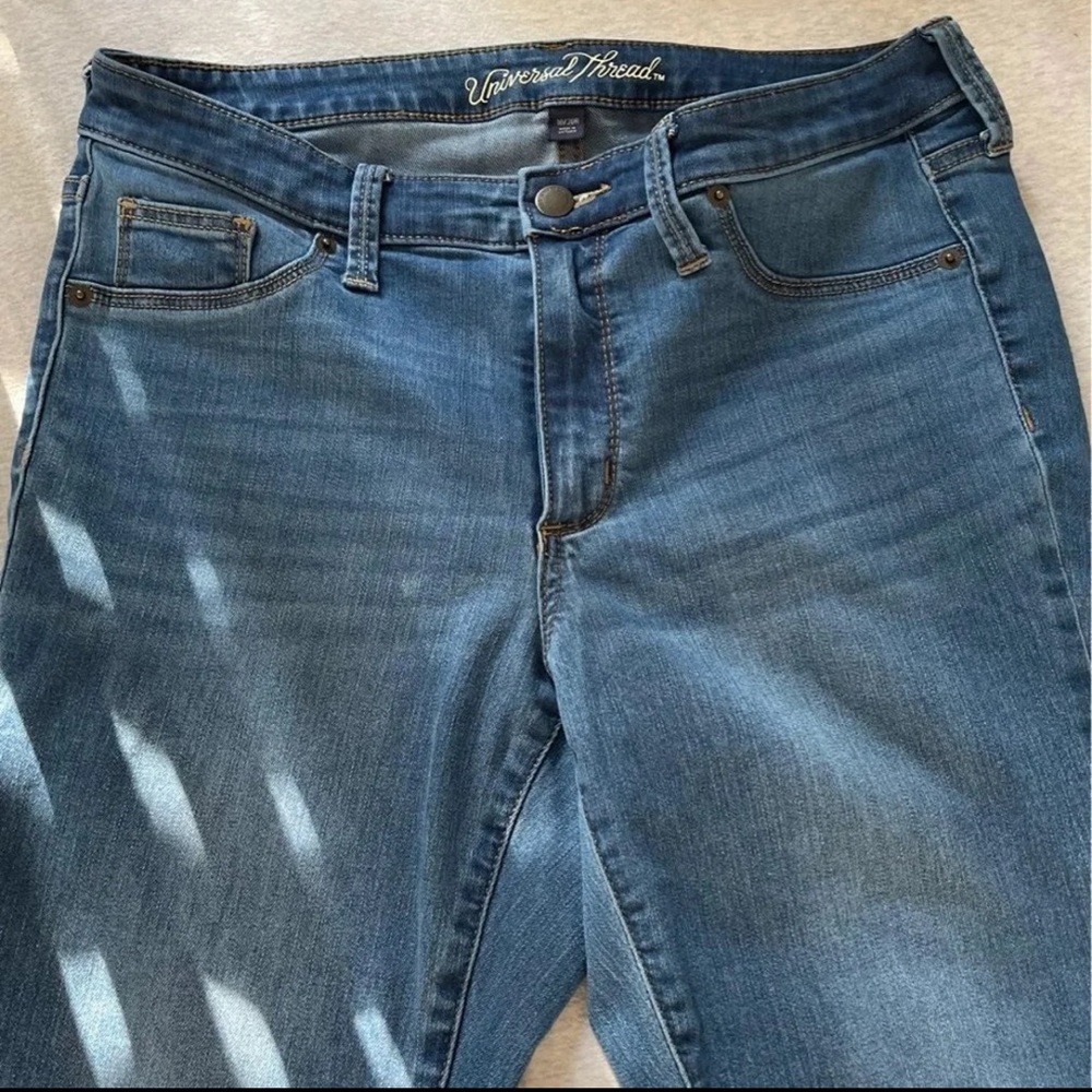 Universl thread jeans